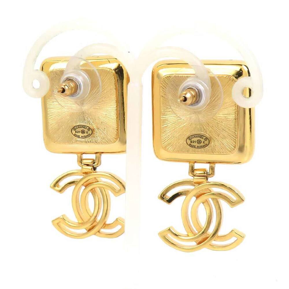 CHANEL Authentic White Pearl Earrings - Picture 3 of 11